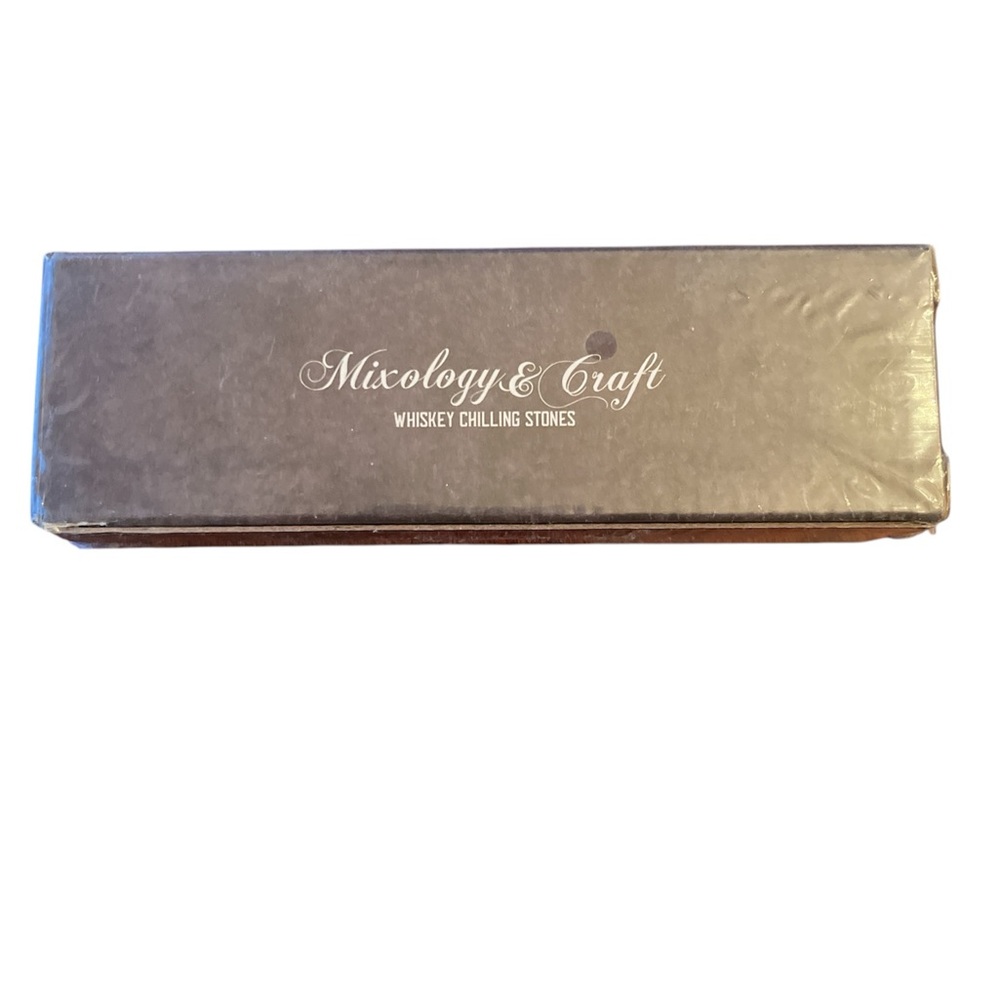 NWT Whiskey Chilling Stones Set